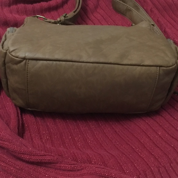 NWT Bueno of California Adjustable Crossbody Bag - Picture 3 of 5